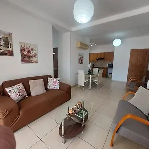  Apartament Sunny 2 Bedroom Center