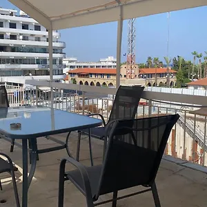 Unique 100 Meters From אכסניה