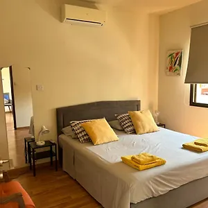 Extremely Comfy With Spacious Private Terrace 10min Walk To The & In Town Larnaca