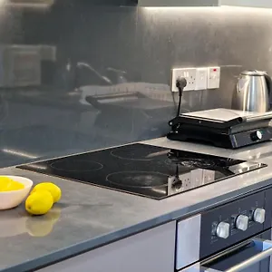 Airbnsea Centre Side Sea View Apartment